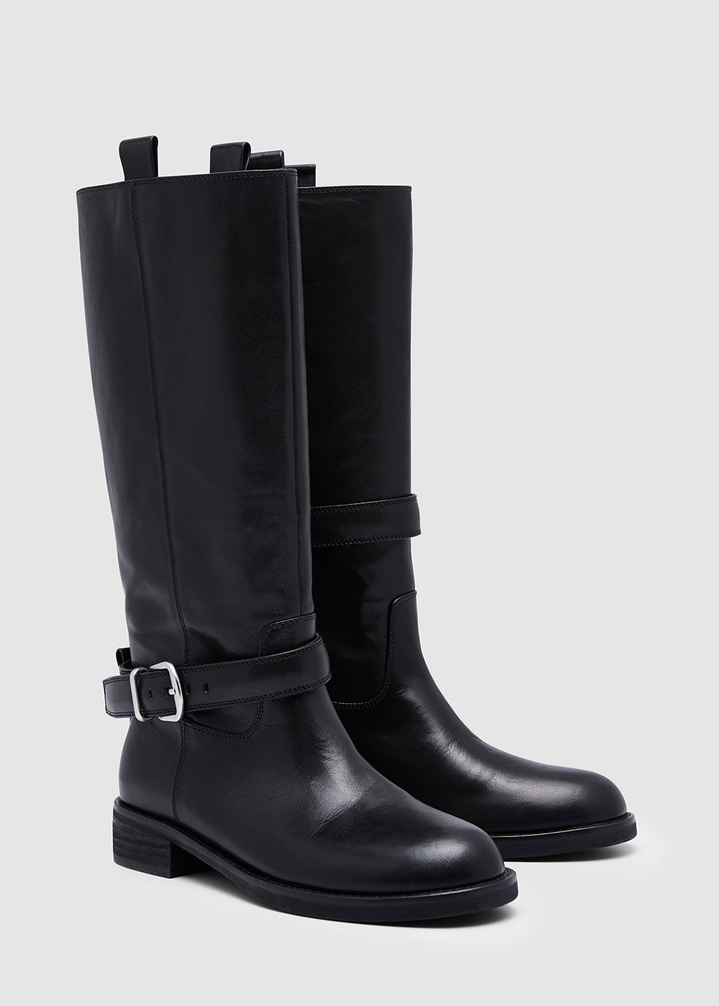 LOW HEEL LEATHER BOOTS