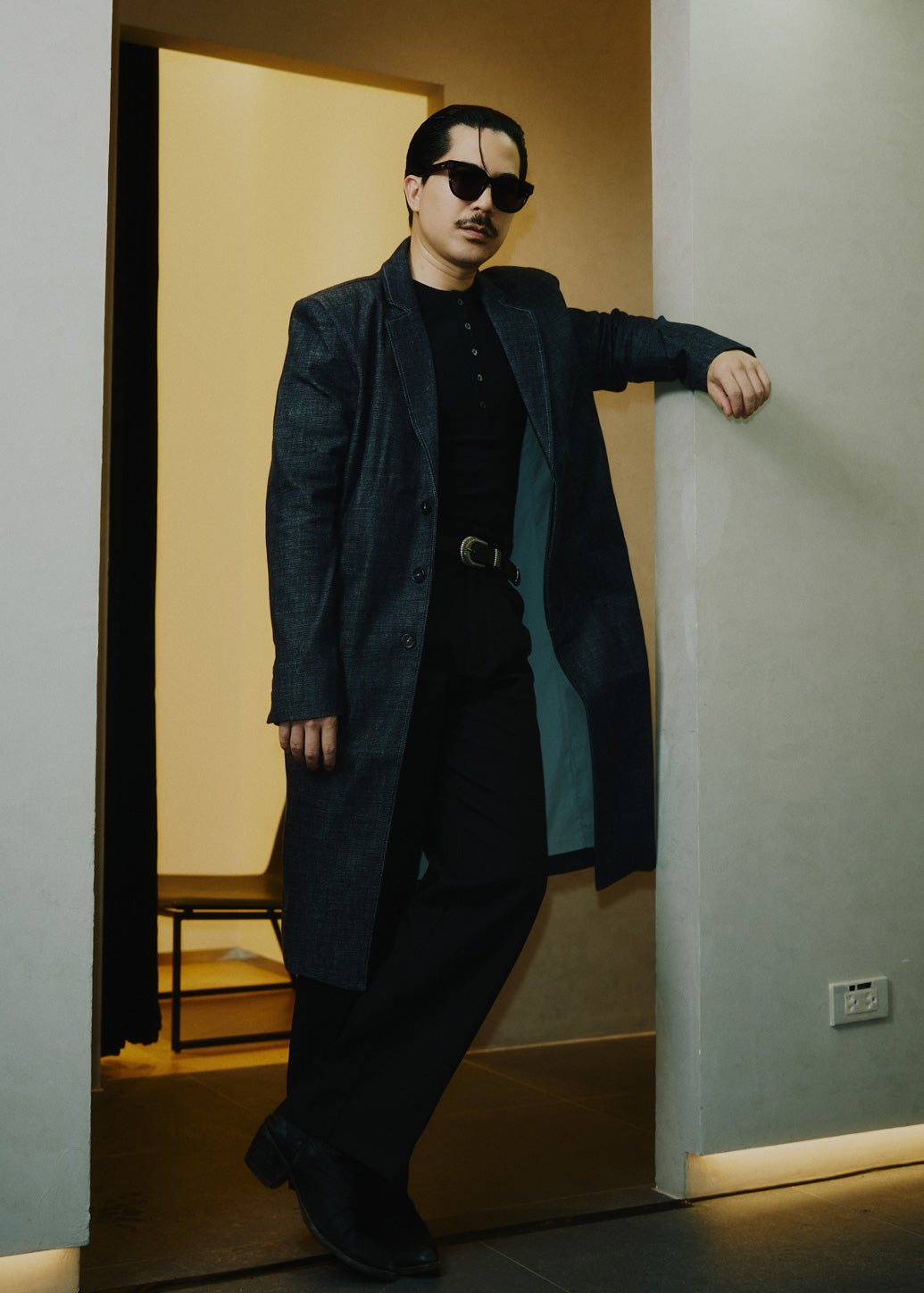 DENIM SUIT WITH FOET SLOT MACHINE