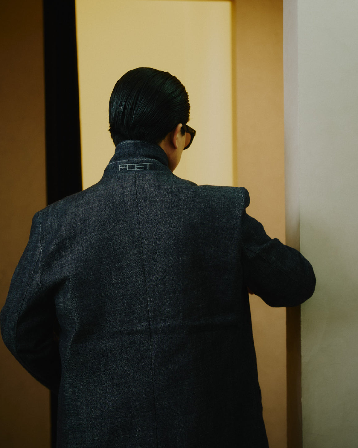 DENIM SUIT WITH FOET SLOT MACHINE