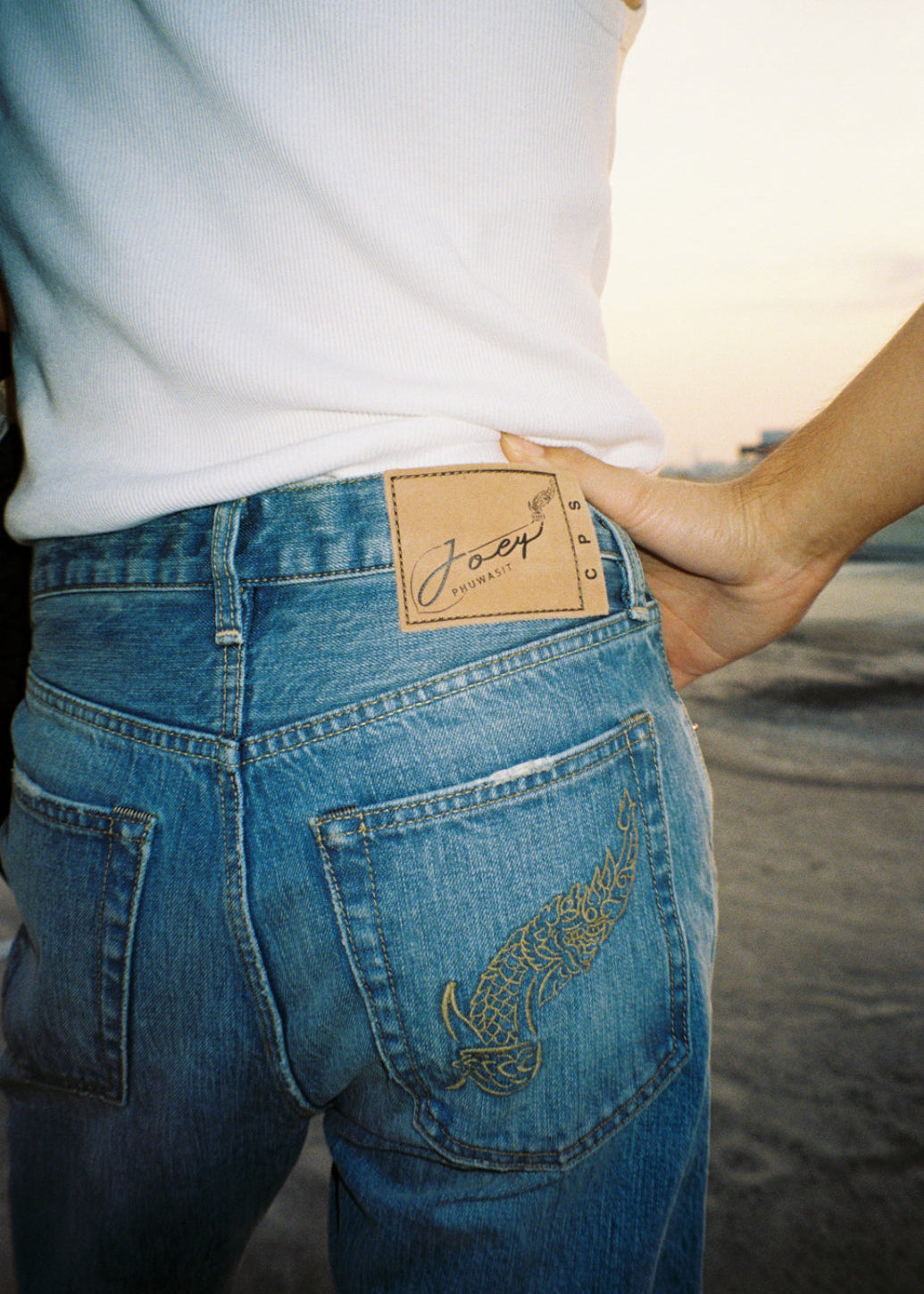 STRAIGHT WASHED JEANS WITH JOEY PHUWASIT