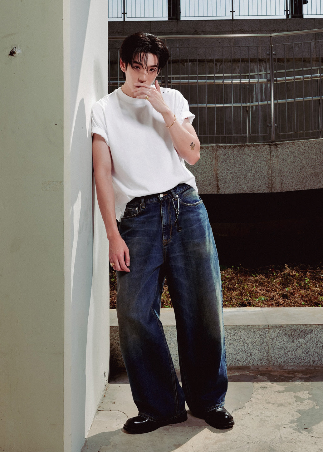 WASHED BLUE JEANS WITH JAYLERR