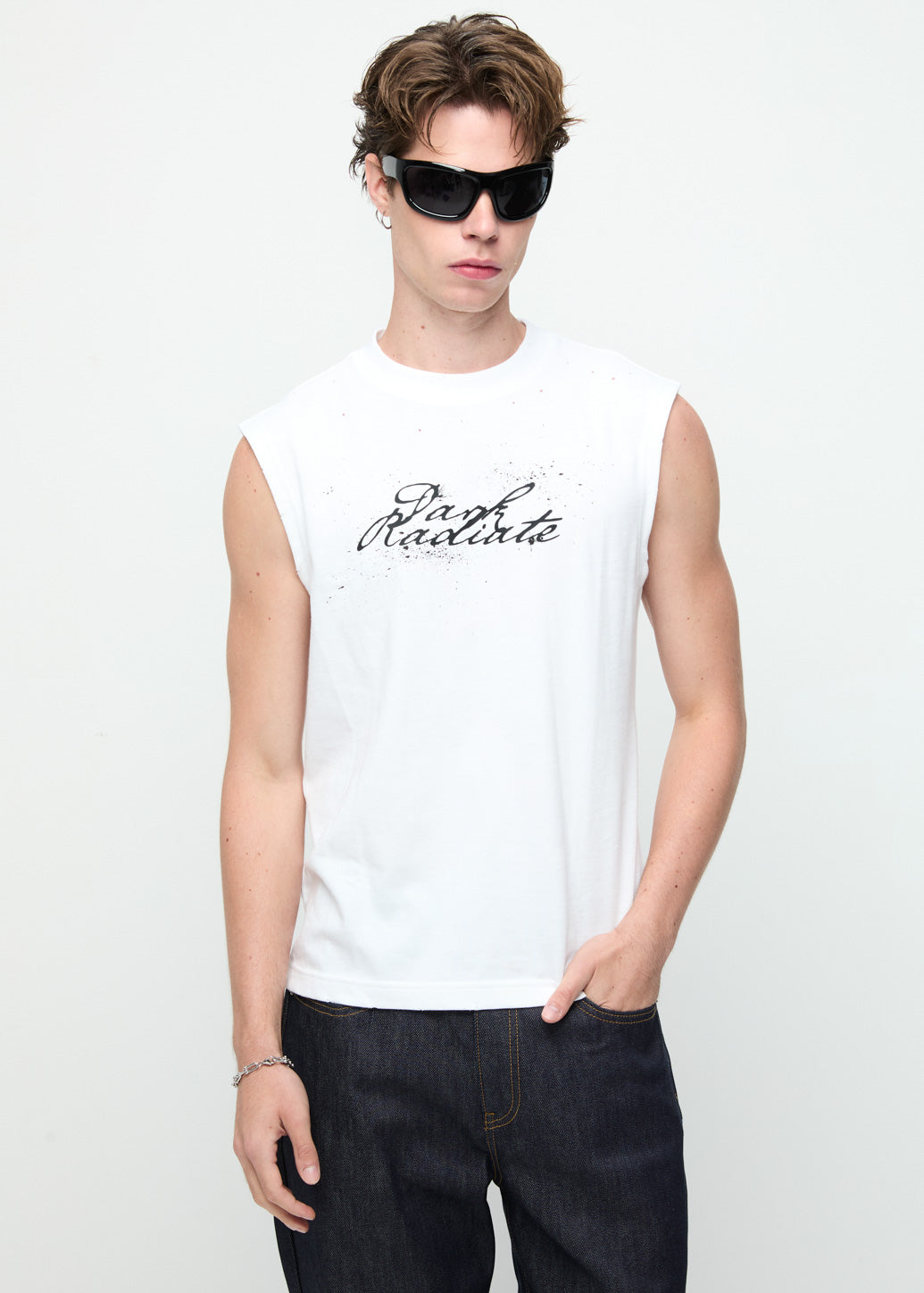 TYPOGRAPHY GRAPHIC SLEEVELESS TEE