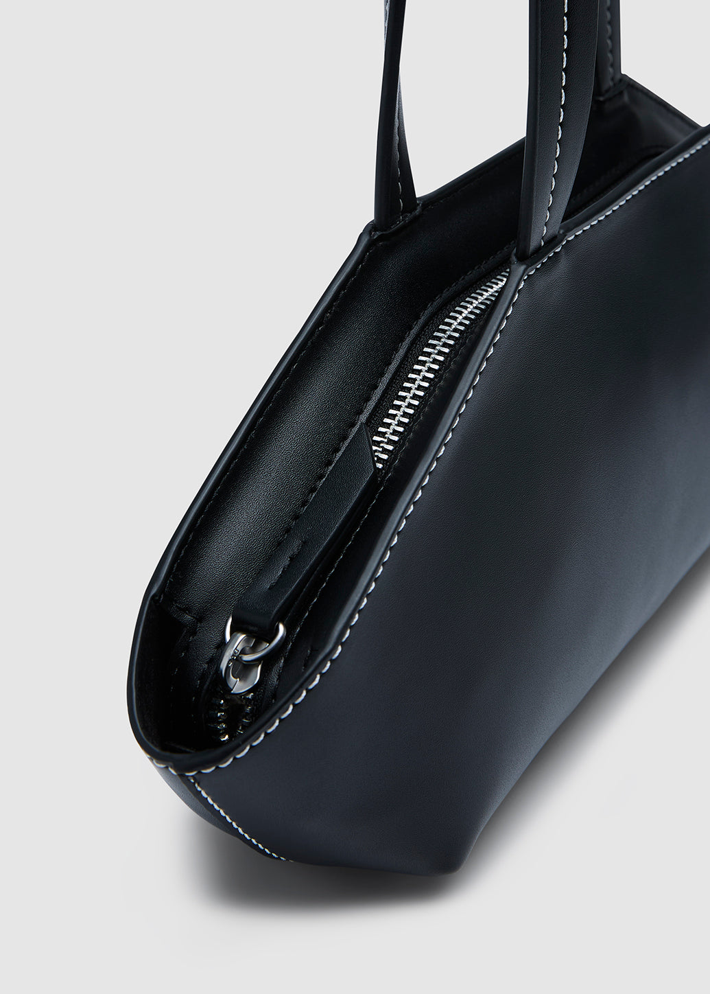 ELONGATED SHOULDER BAG Black / OS