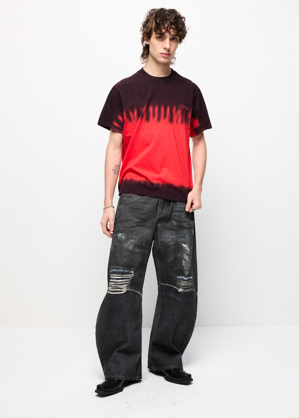 RED GRAPHIC PRINT TEE