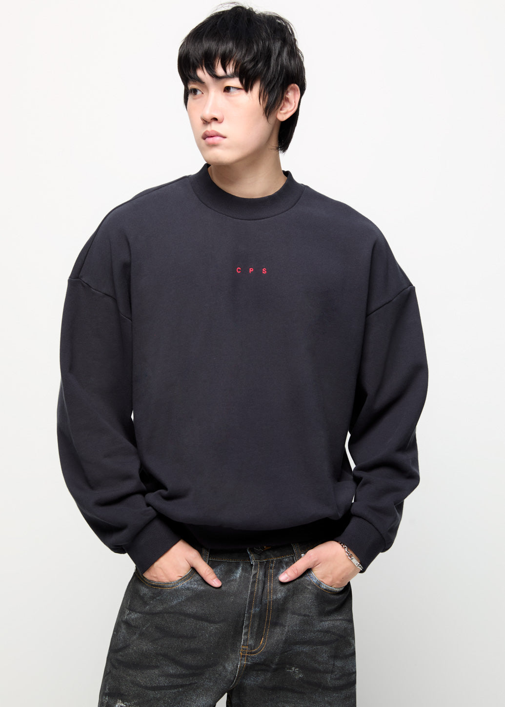 EMBROIDERED LOGO SWEATSHIRT