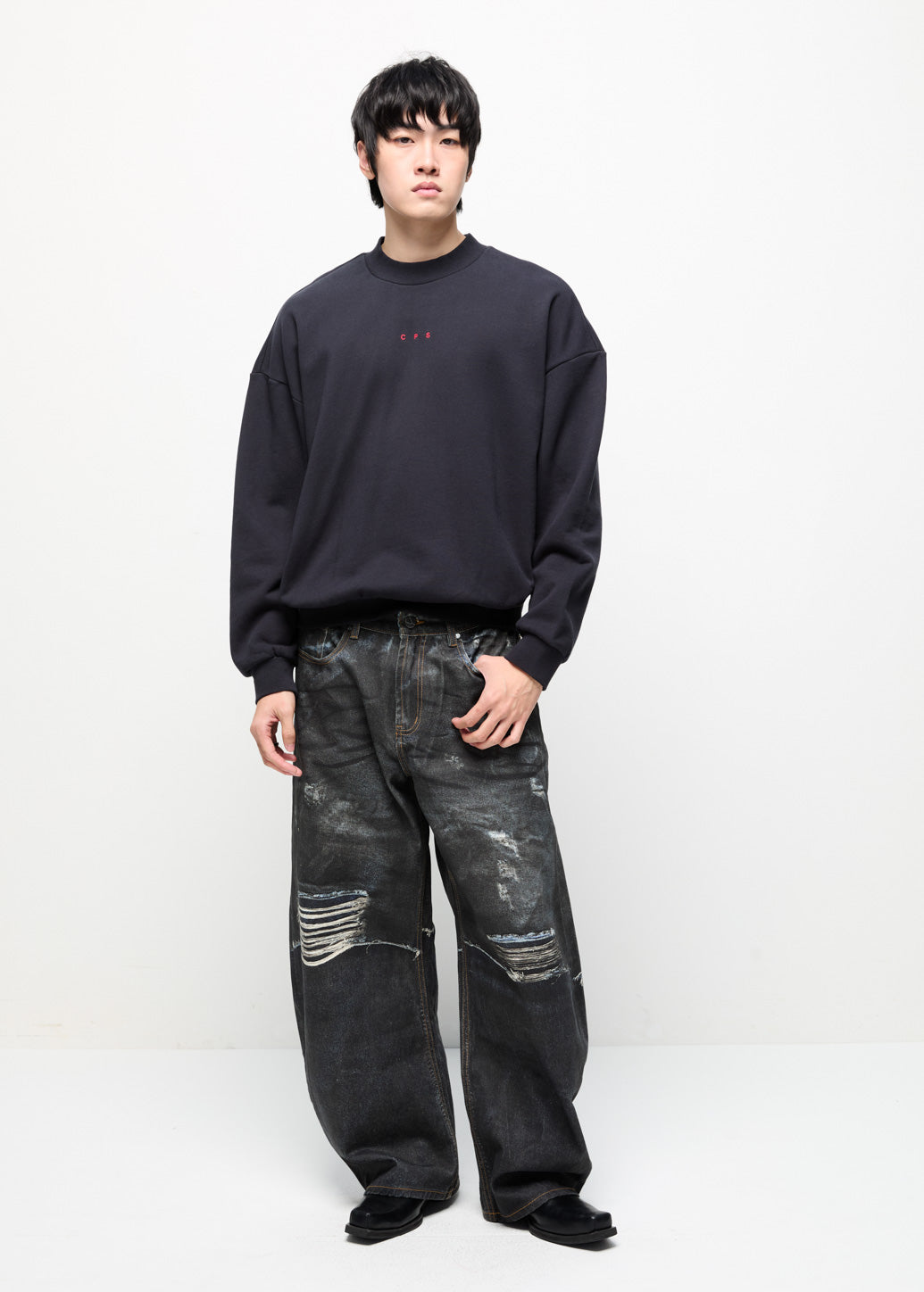 EMBROIDERED LOGO SWEATSHIRT