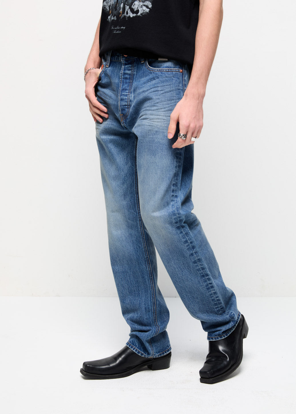 STRAIGHT LEG JEANS