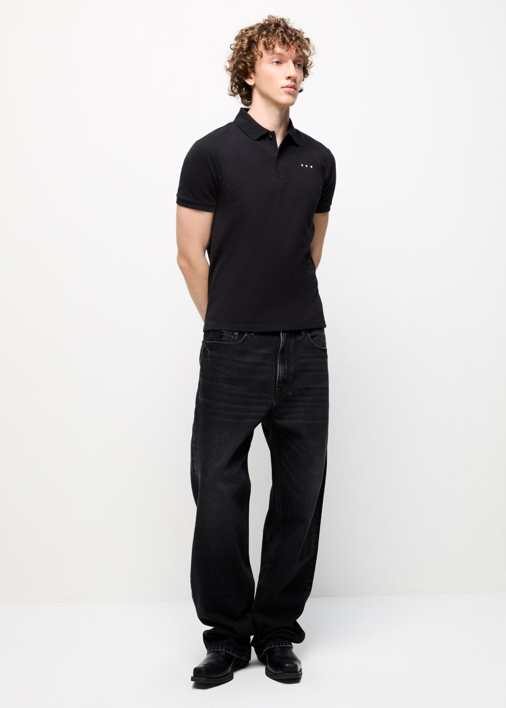 BLACK LOOSE FIT JEANS