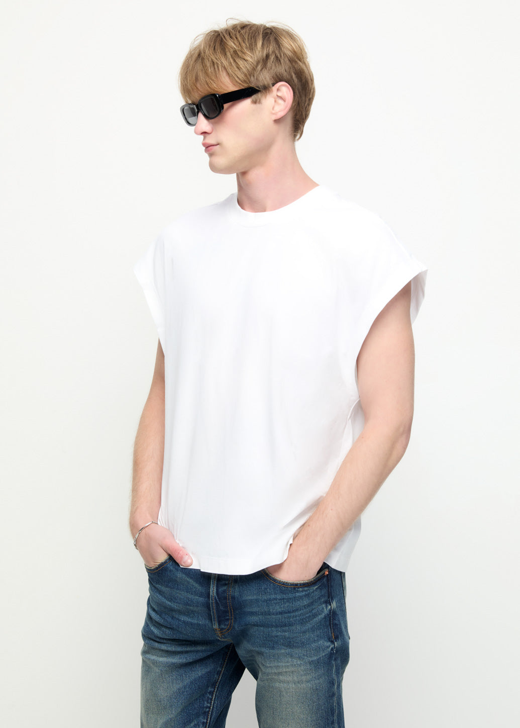 BACK LOGO SLEEVELESS TEE