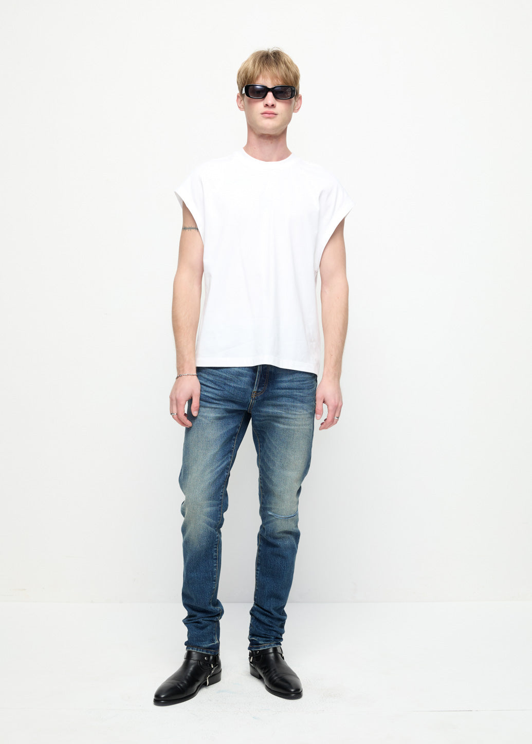 BACK LOGO SLEEVELESS TEE