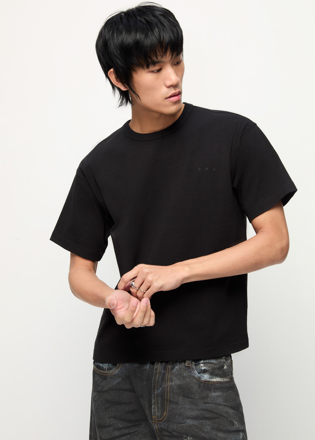 EMBROIDERED LOGO BOXY TEE