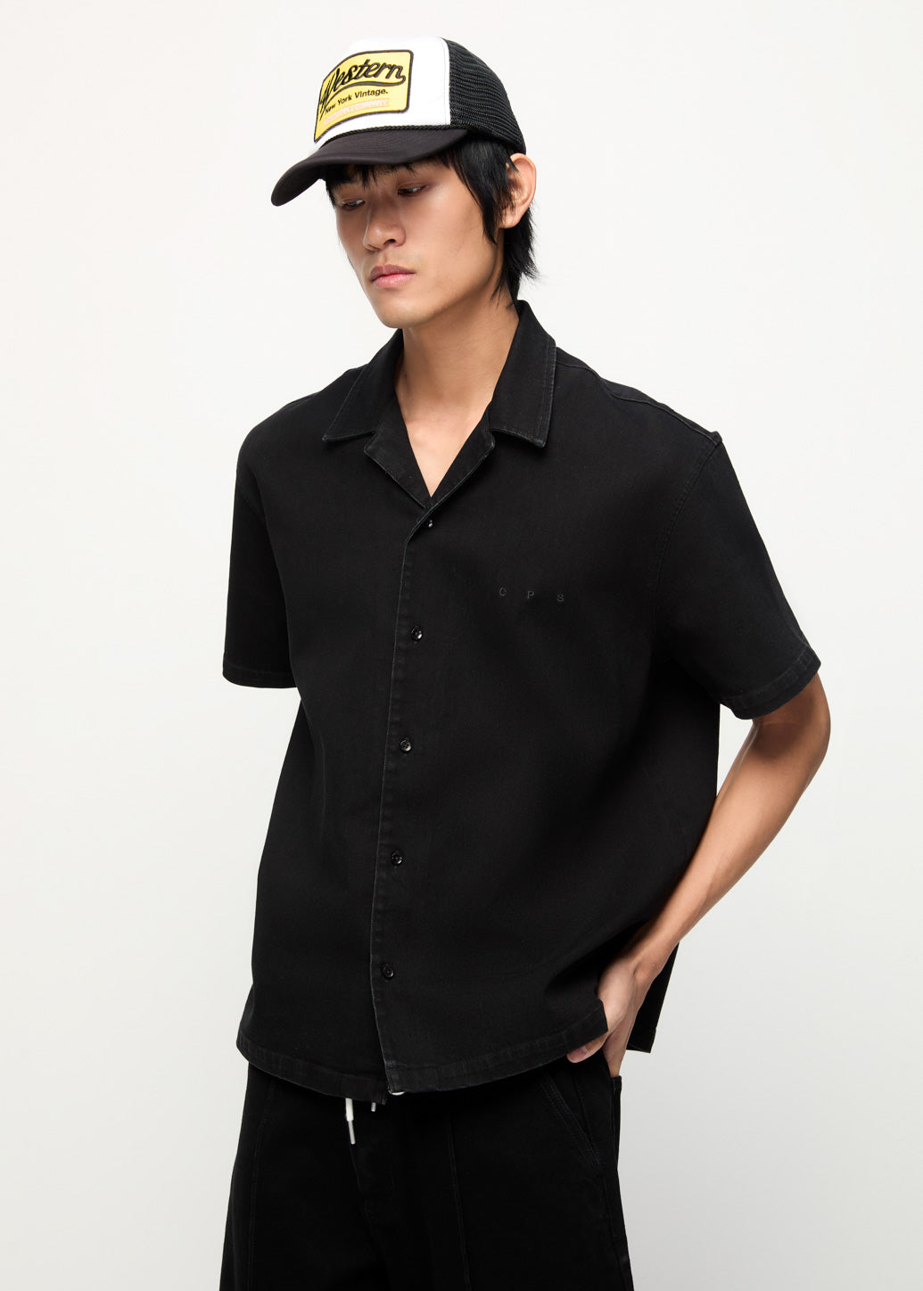 EMBROIDERED ON-TONE LOGO SHIRT Black / L