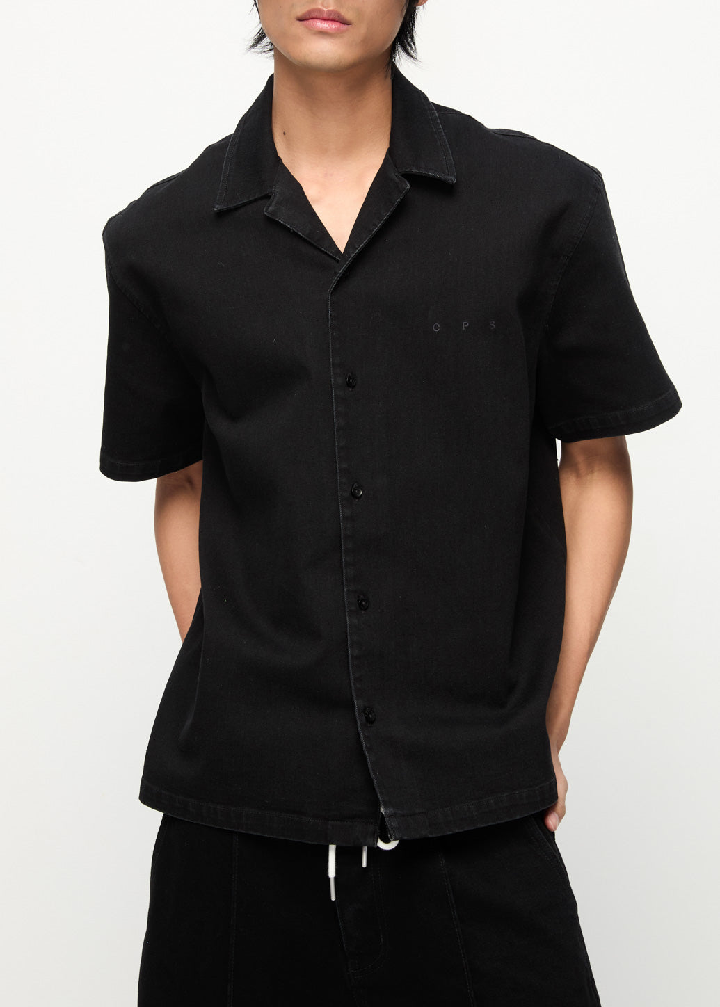 EMBROIDERED ON-TONE LOGO SHIRT Black / L