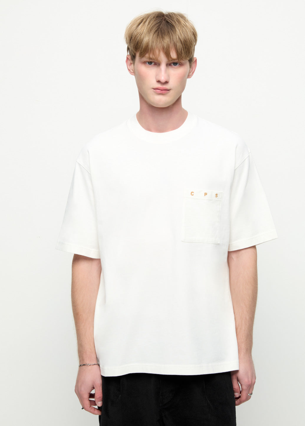 EMBROIDERED LOGO POCKET TEE