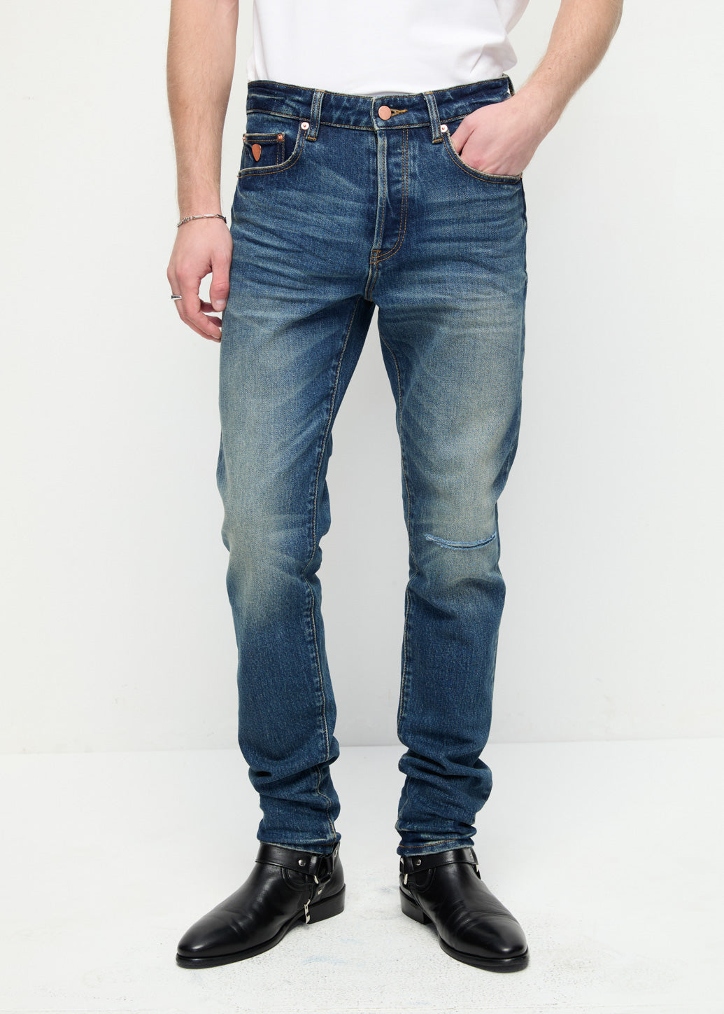 DISTRESSED FADED SKINNY JEANS