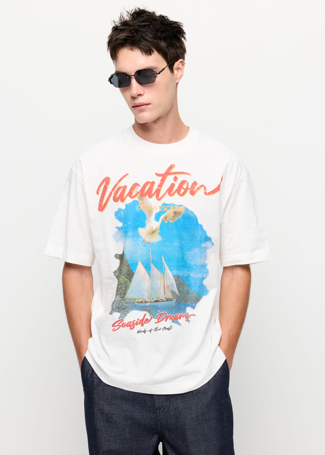 VACATION GRAPHIC TEE