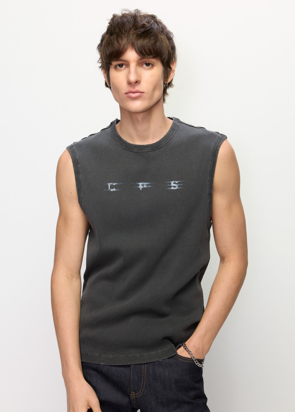 RAW-AGE SLEEVELESS TEE