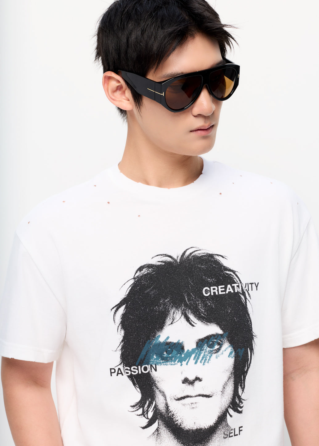 VINTAGE DISTRESSED GRAPHIC TEE