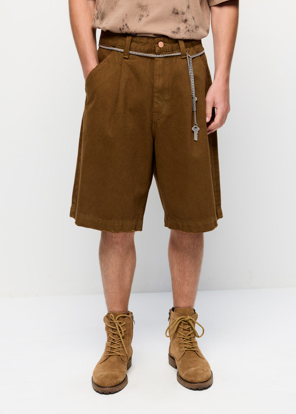 BROWN CHAIN BELT STRAIGHT SHORTS