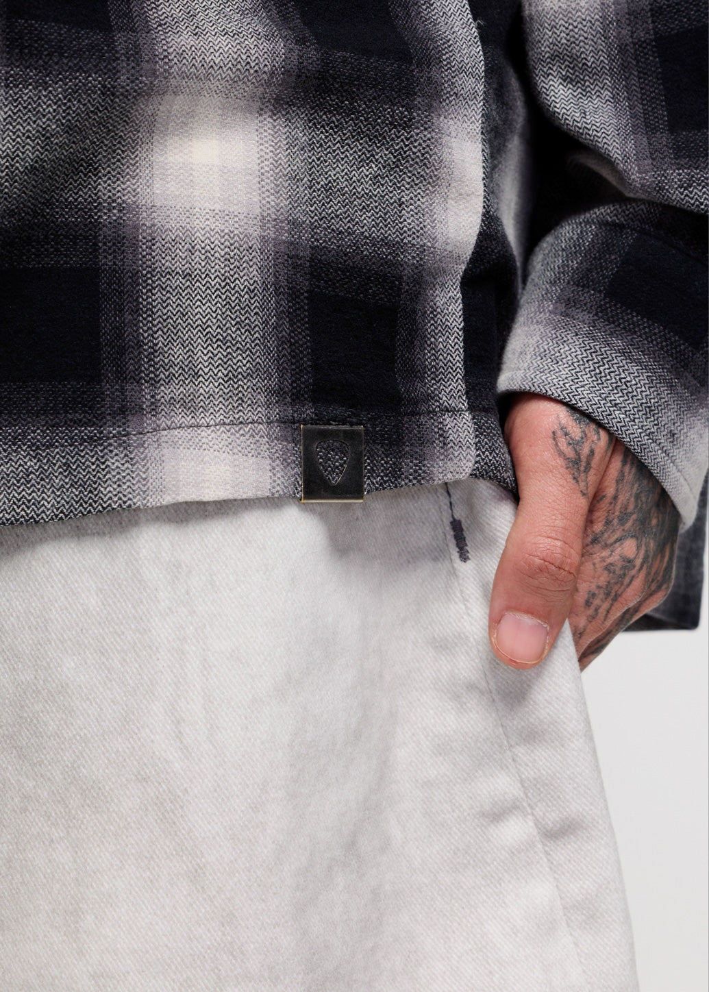 LOOSE-FIT CHECKED SHIRT