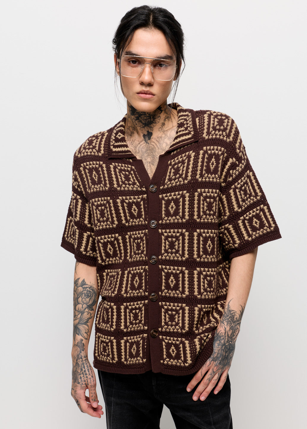 BROWN GEOMETRIC KNIT SHIRT
