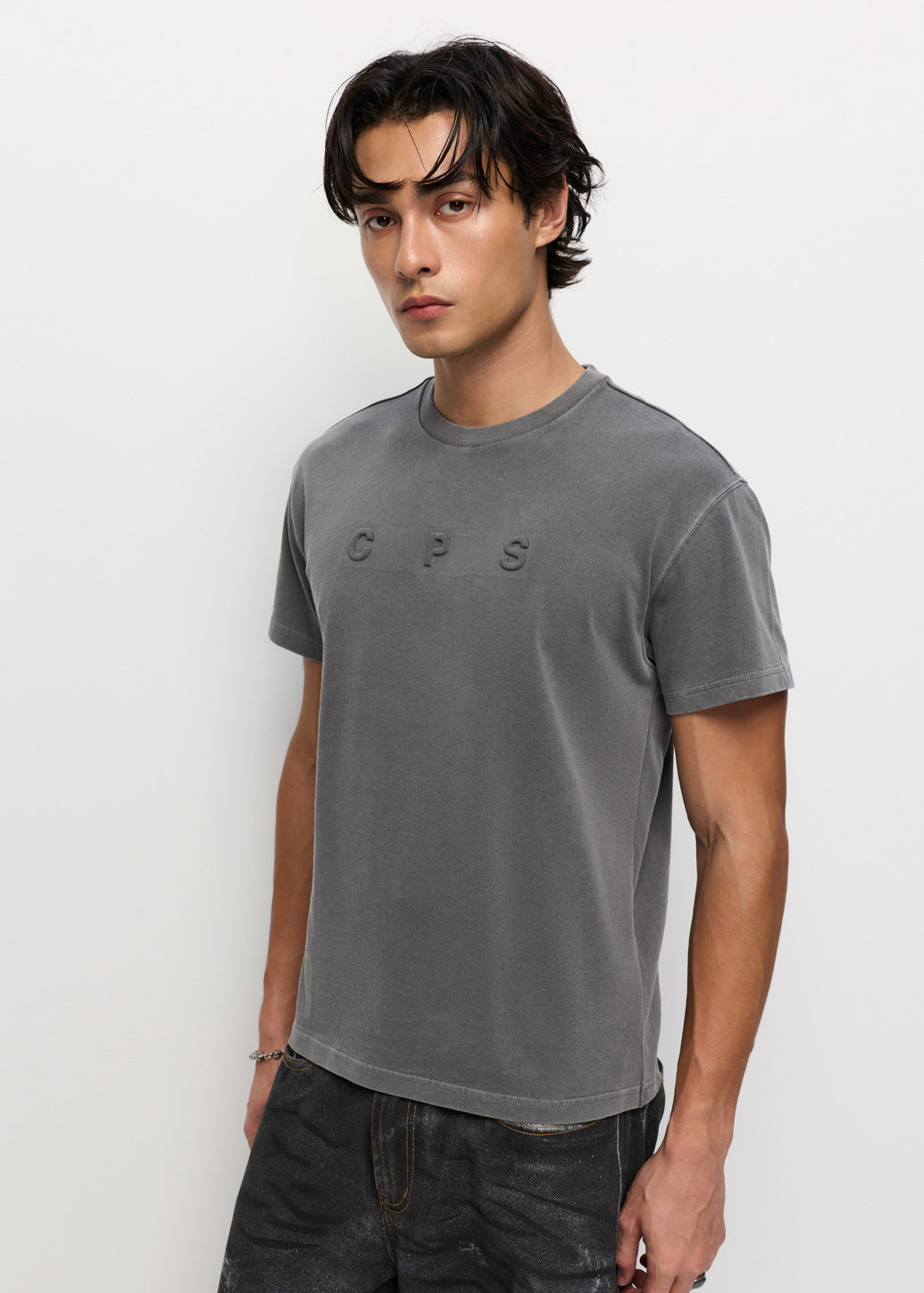 EMBOSSED LOGO TEE