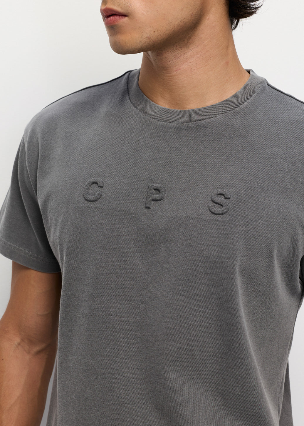 EMBOSSED LOGO TEE