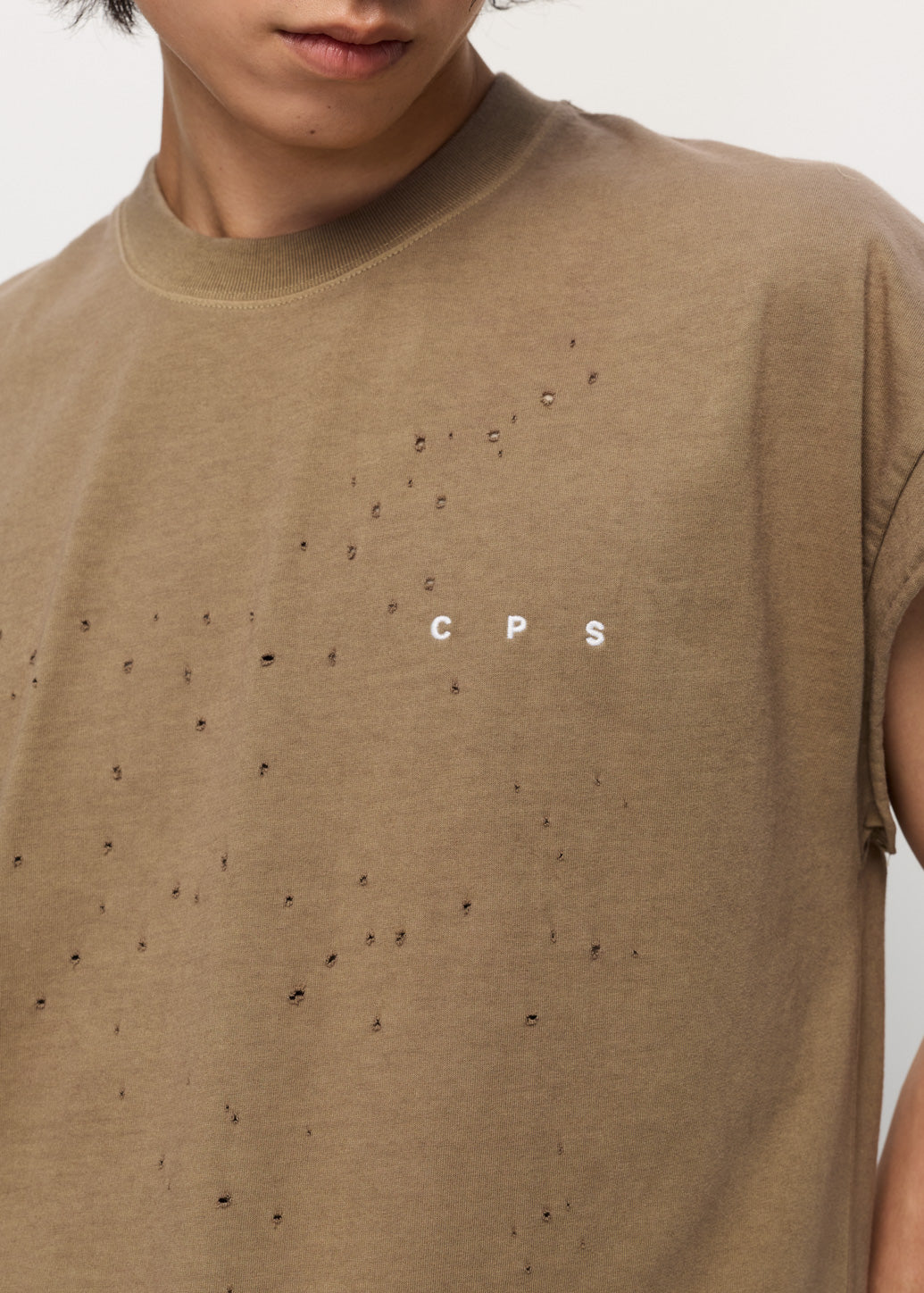 LOGO EMBROIDERED DESTROYED SLEEVELESS TEE