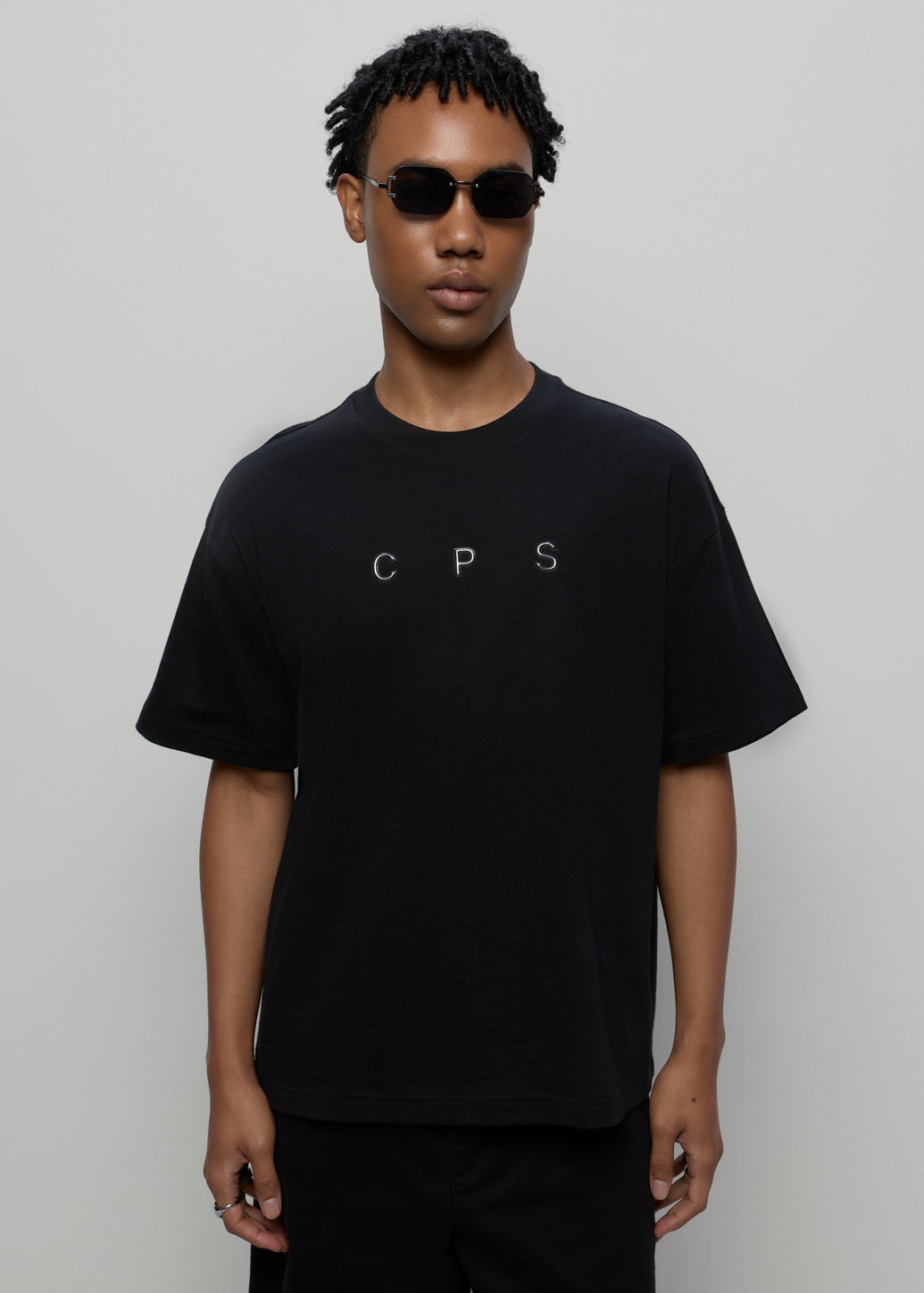 EMBOSSED LOGO LOOSE-FIT TEE