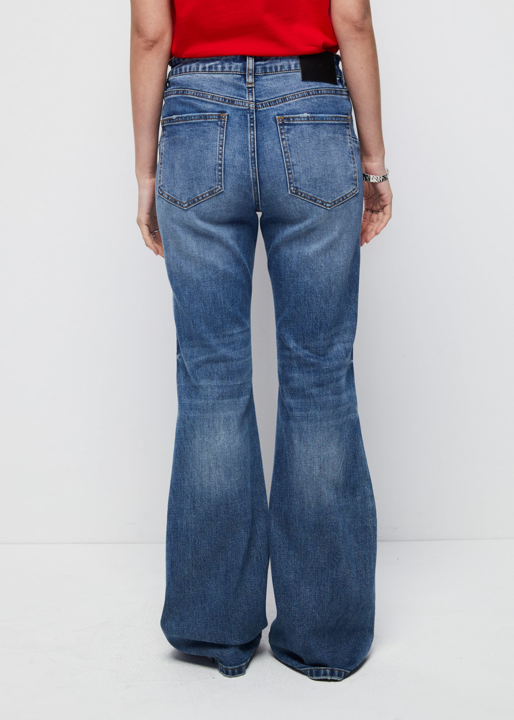 LOW-RISE FLARE JEANS Blue / 29