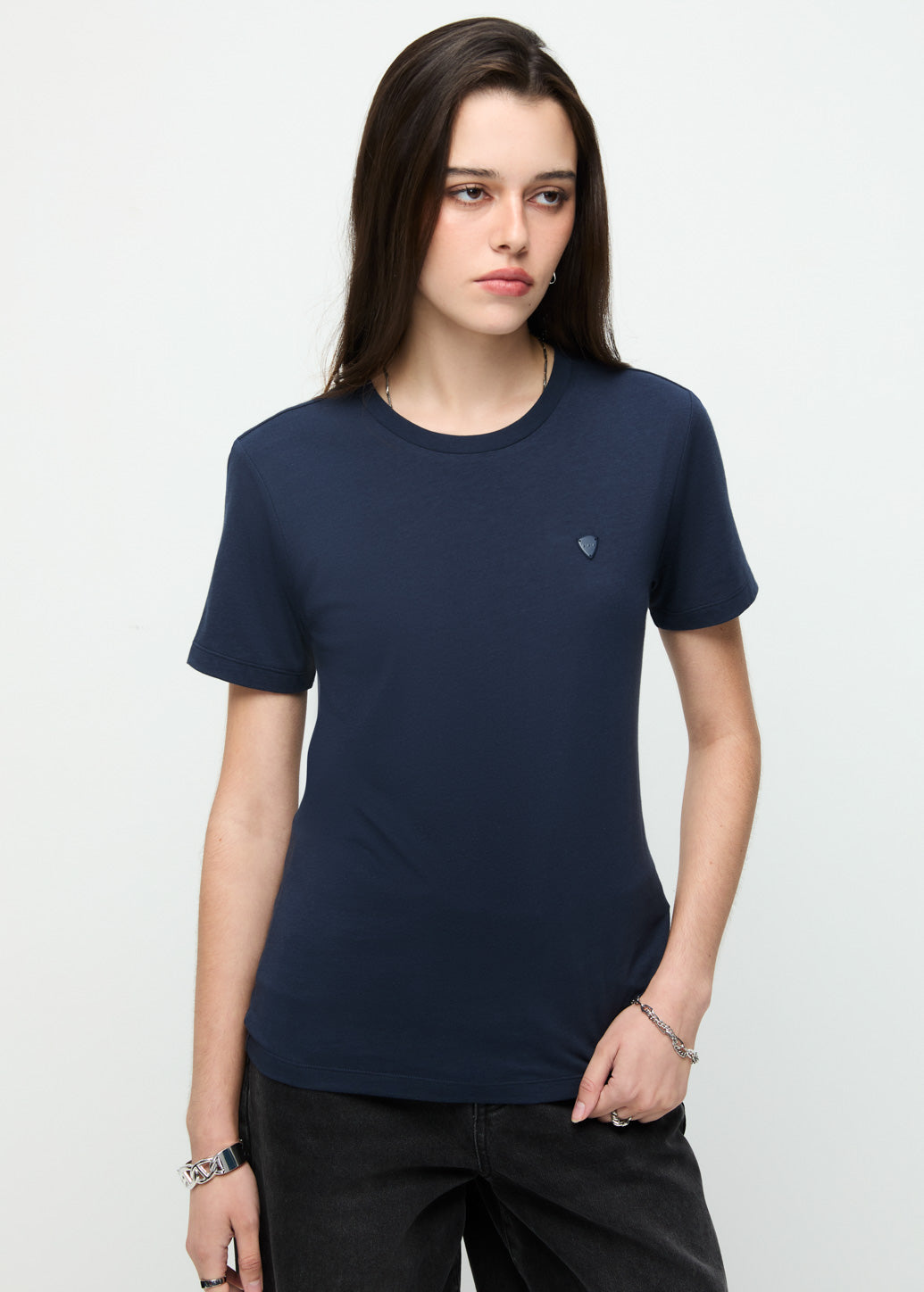 SIGNATURE O-NECK TEE