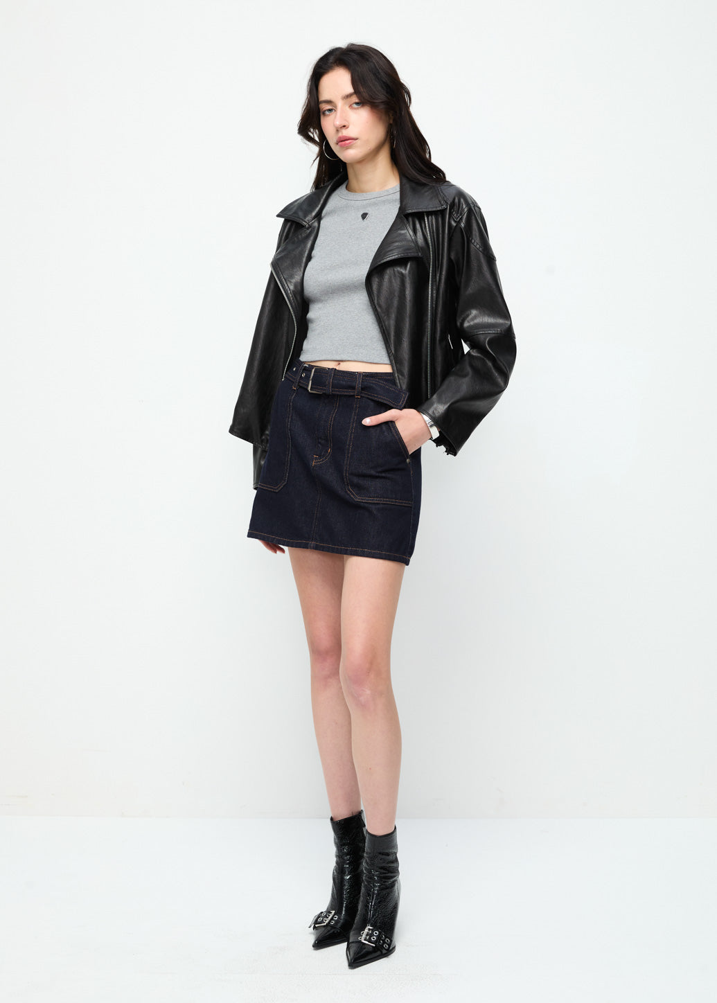 SIGNATURE CROPPED TEE