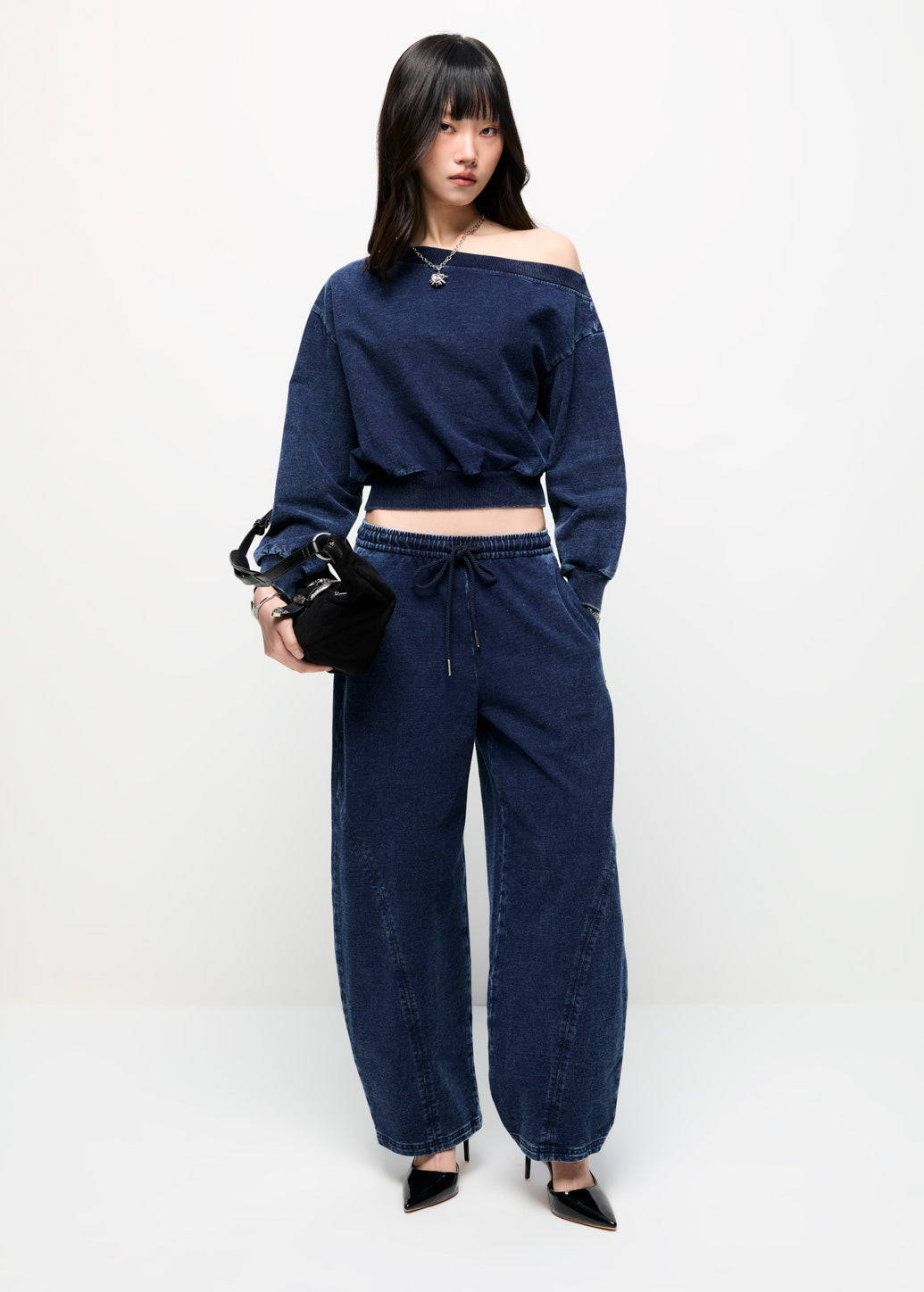 NAVY DRAWSTRING SWEATPANTS