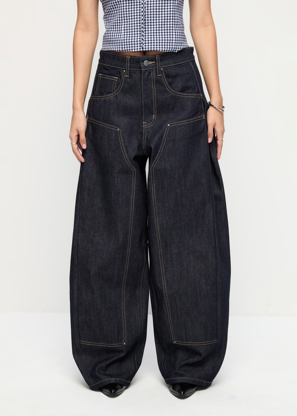 MEDIUM WAIST BARREL JEANS