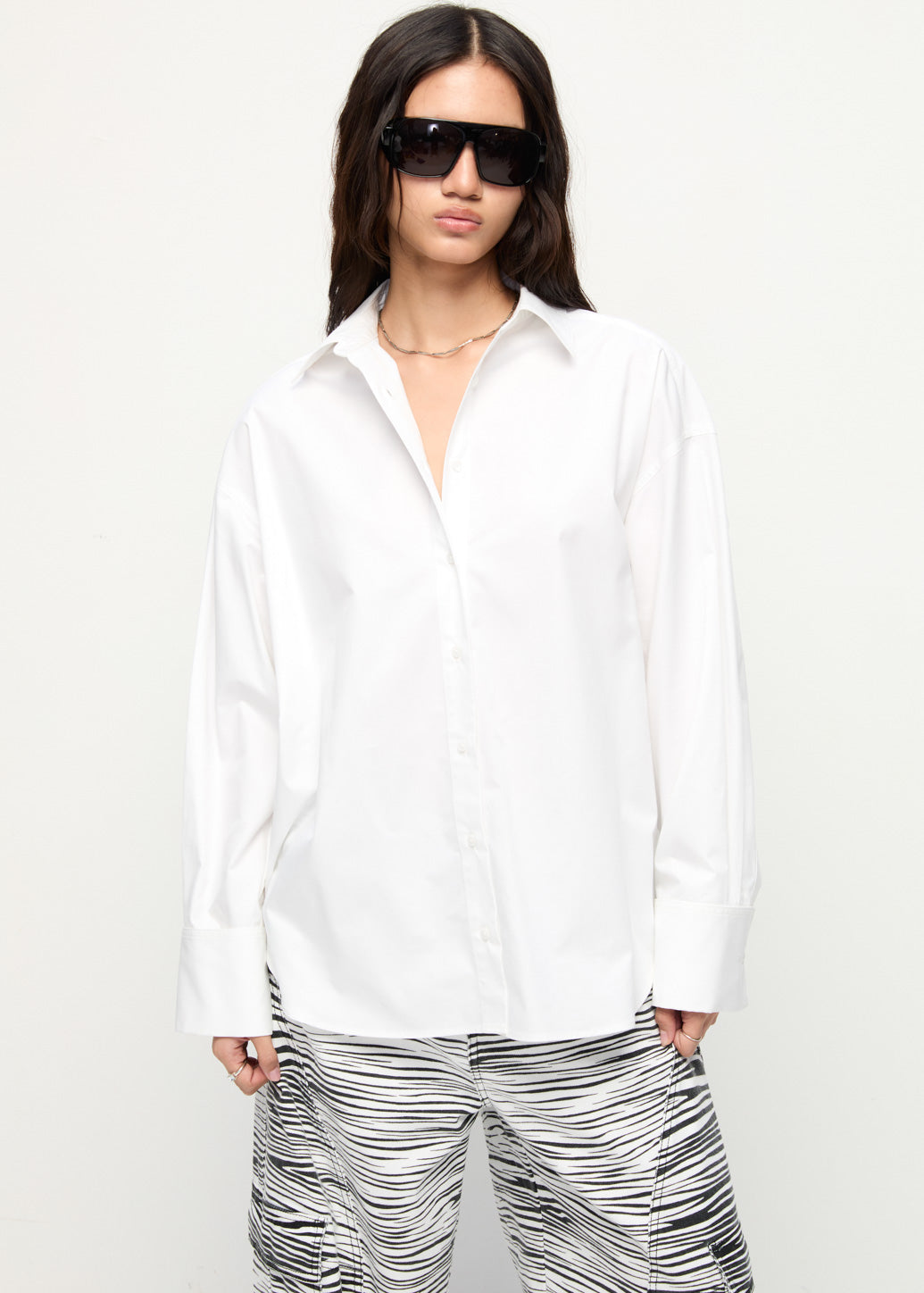 BACK-BUTTON OVERSIZED SHIRT