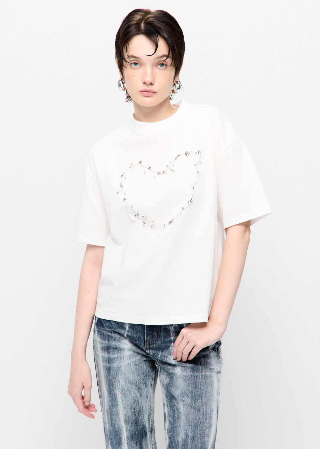 HEART PIN PRINTED TEE