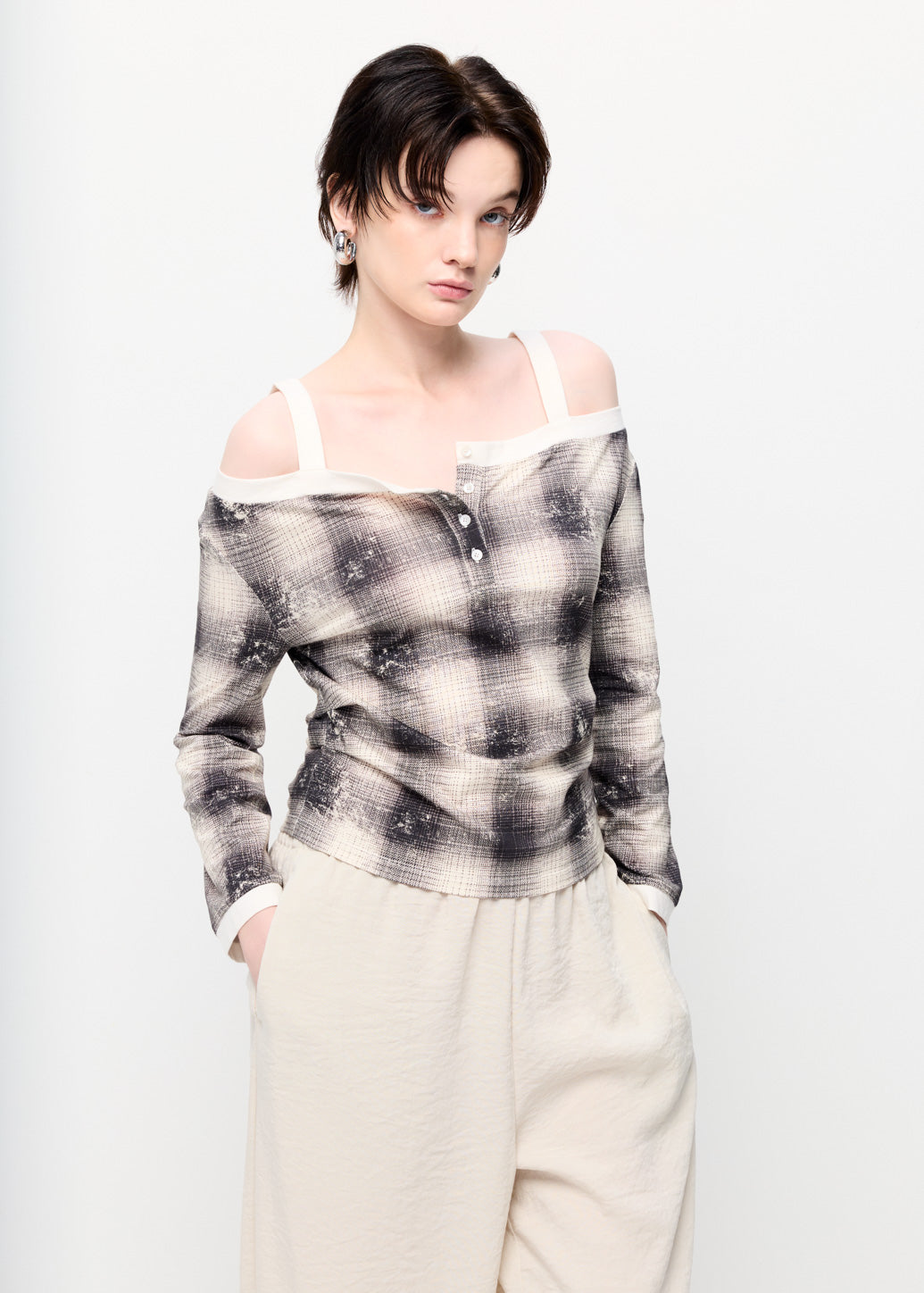 CHECKED OFF-SHOULDER LONG SLEEVE TOP