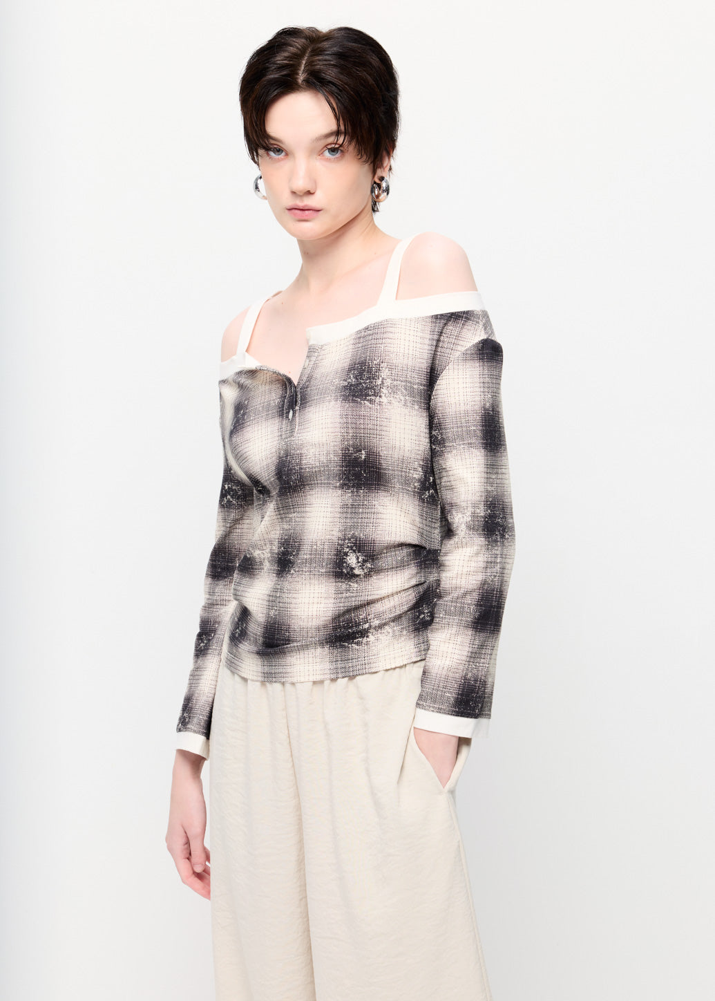 CHECKED OFF-SHOULDER LONG SLEEVE TOP