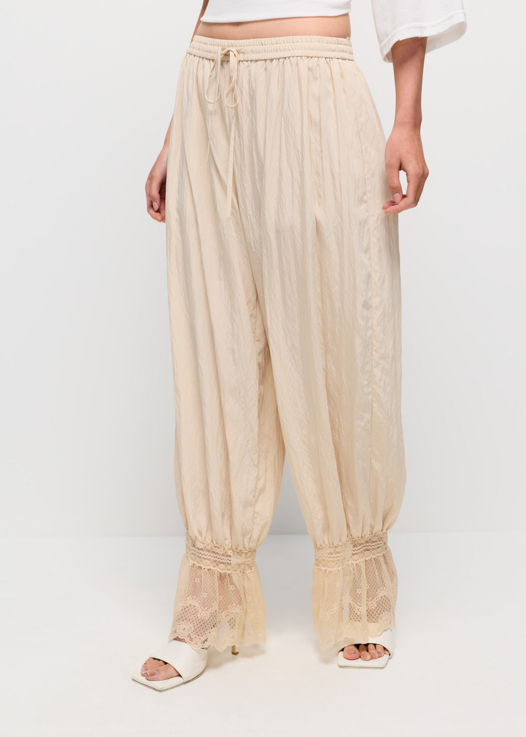 LACE-HEM BALLOON PANTS