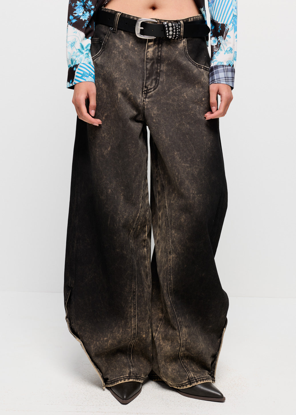 WASHED PANEL WIDE-LEG JEANS