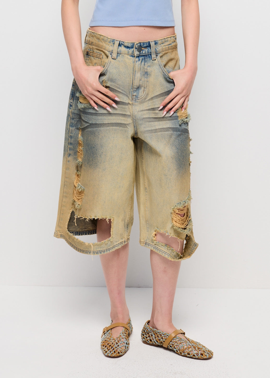 DESTROYED DENIM JORTS