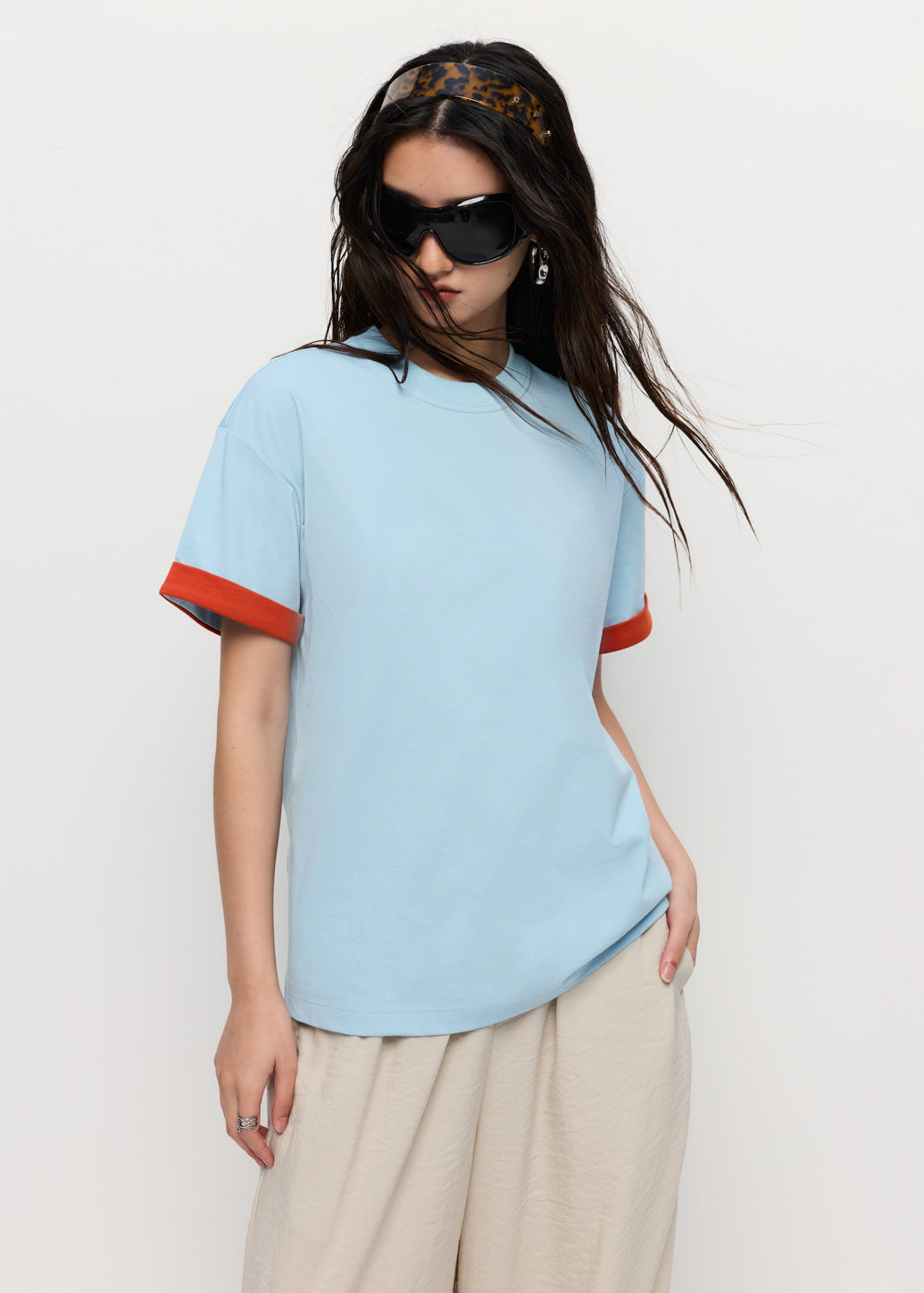 CINTRAST ROLLED-SLEEVE TEE