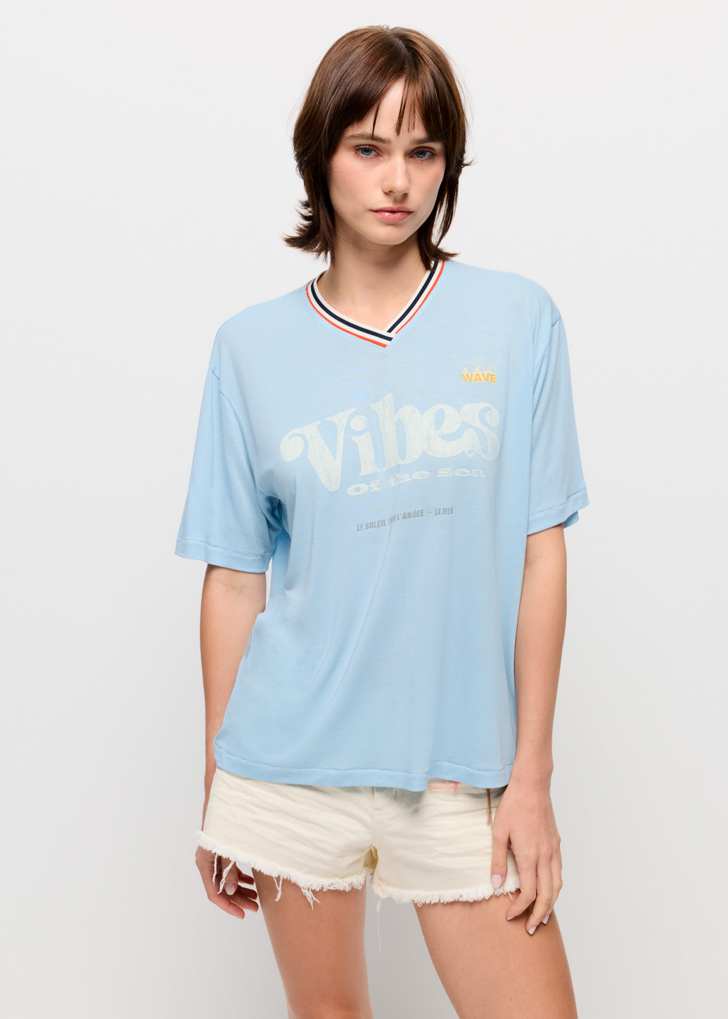 VIBES OF THE SEA GRAPHIC TEE