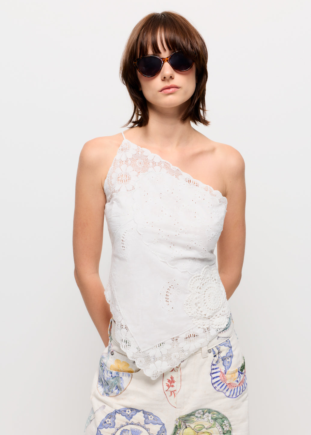 LACE ONE-SHOULDER CAMISOLE