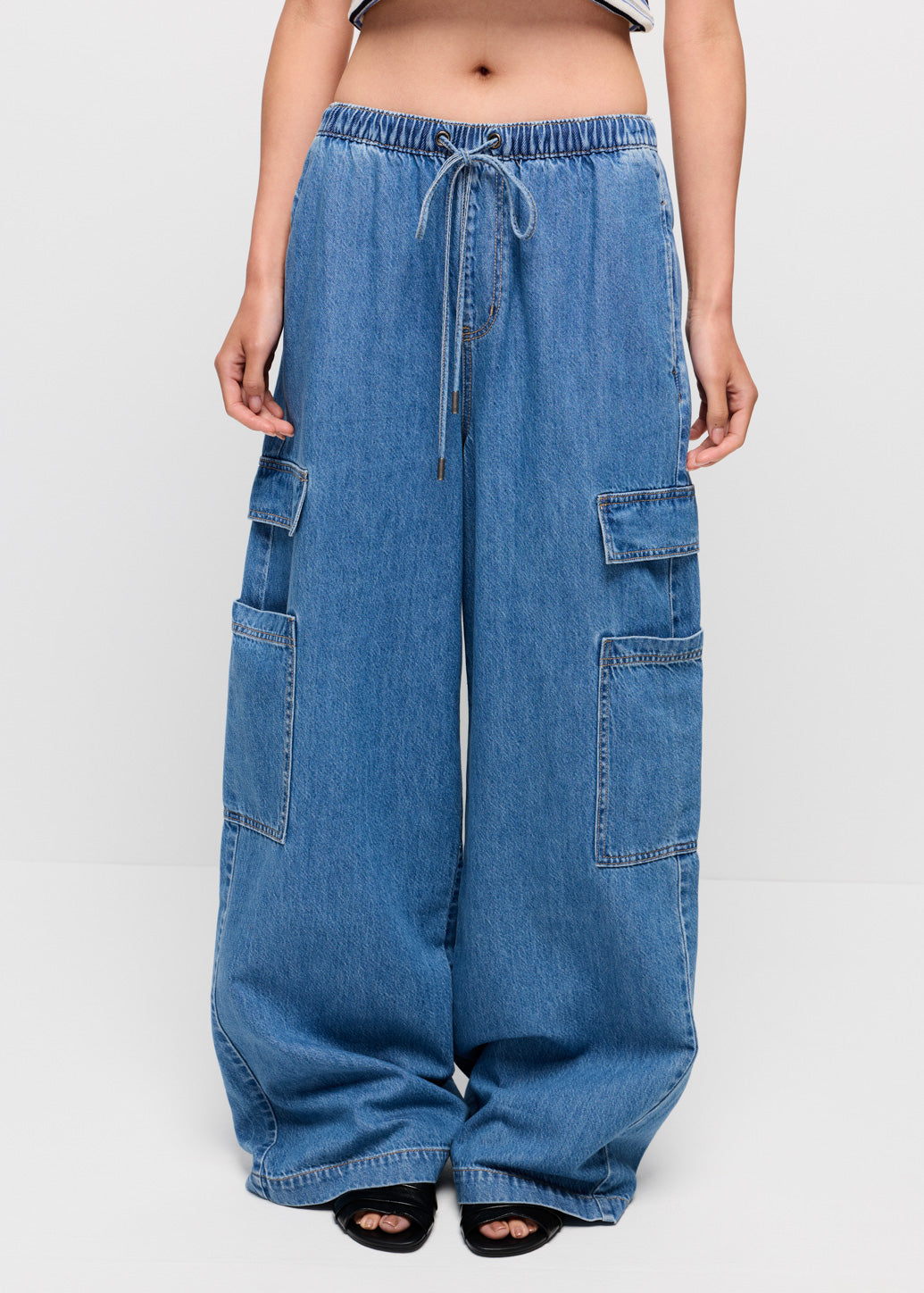 WIDE-LEG DENIM CARGO PANTS