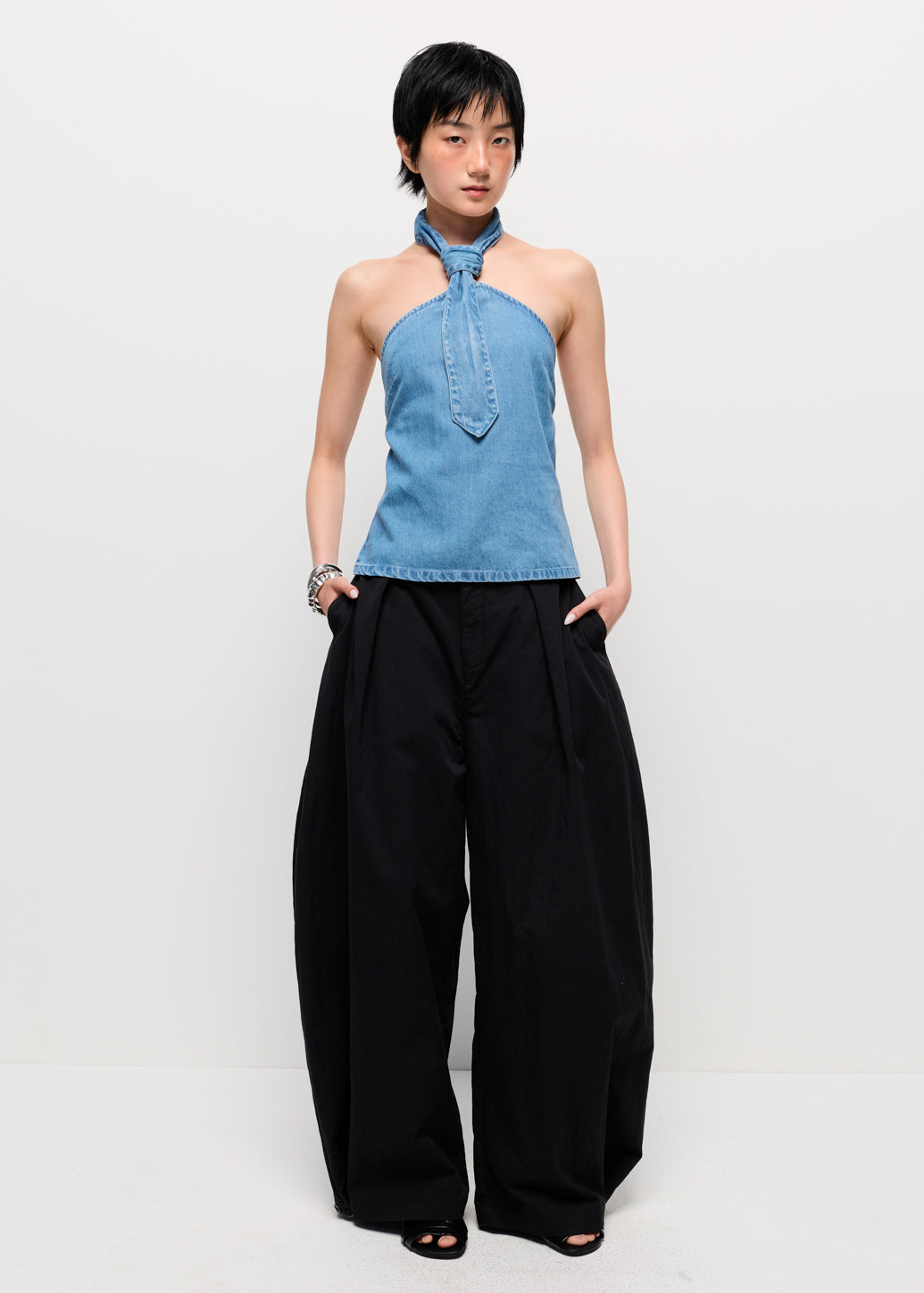 HALTER NECK TIE-DETAIL TOP
