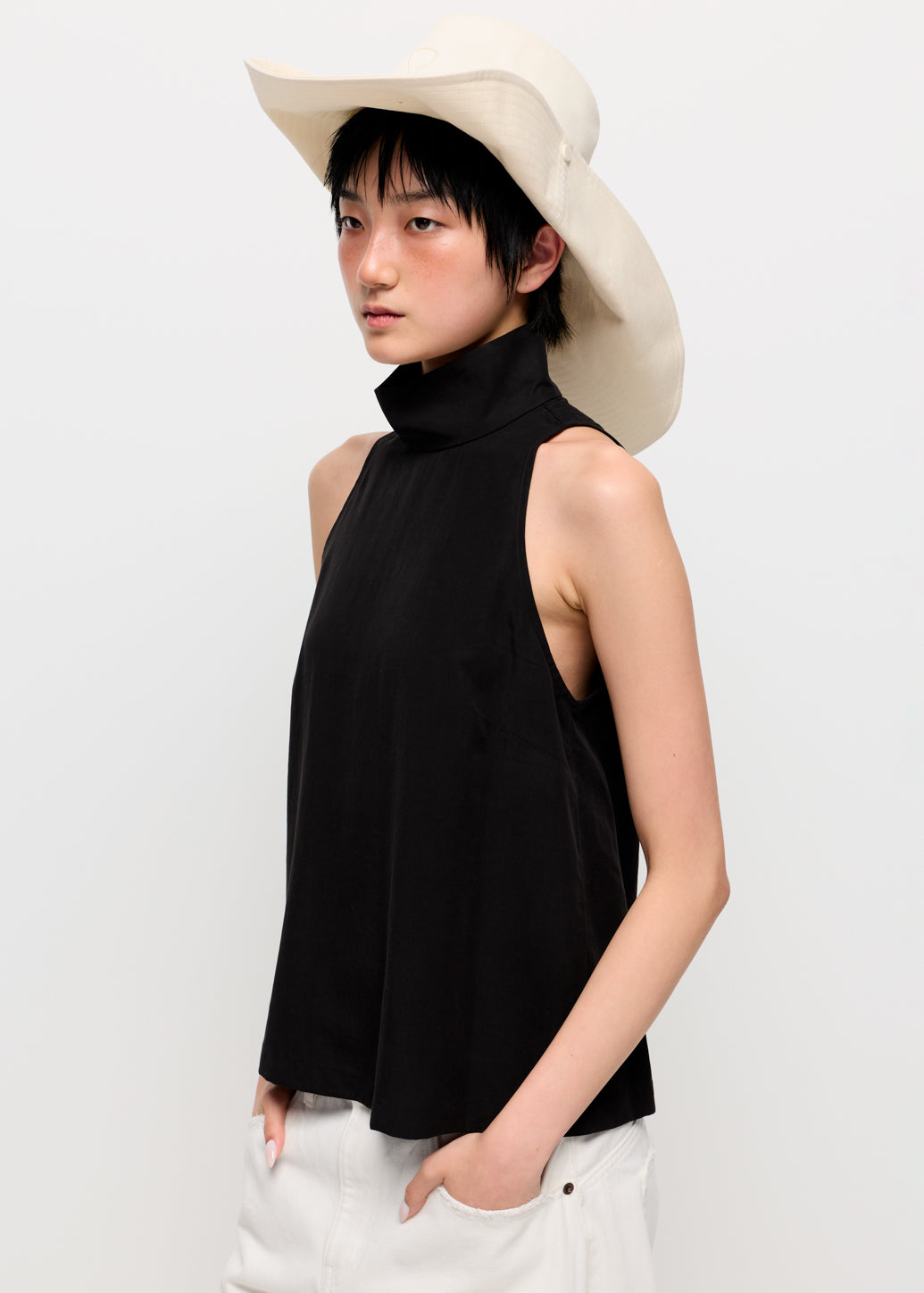 CLASSIC MOCK-NECK TOP