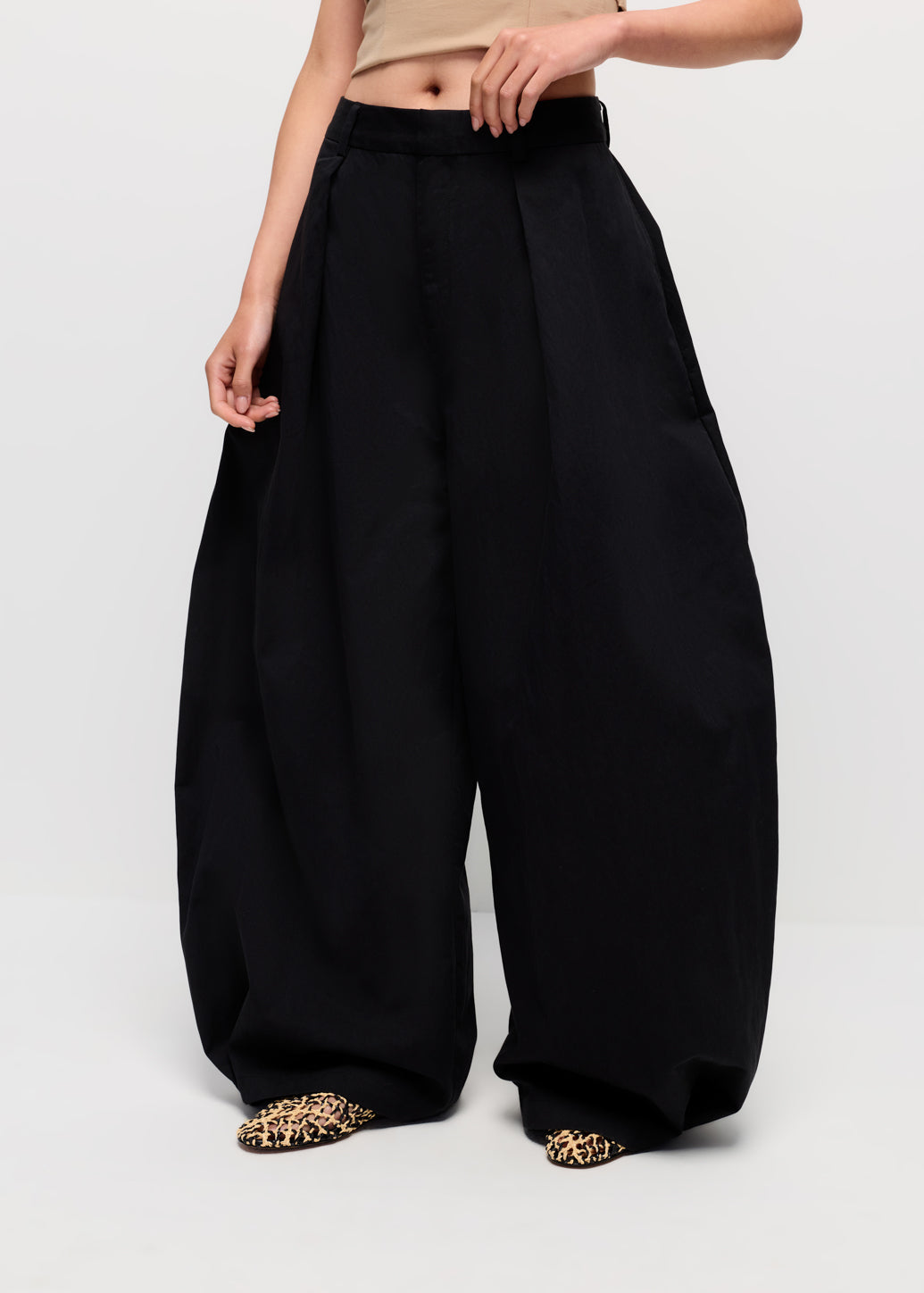 BLACK WIDE-LEG PANTS