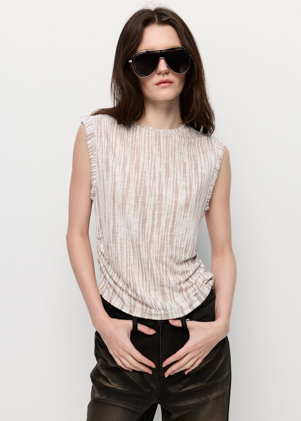 SHEER KNIT SLEEVELESS TEE