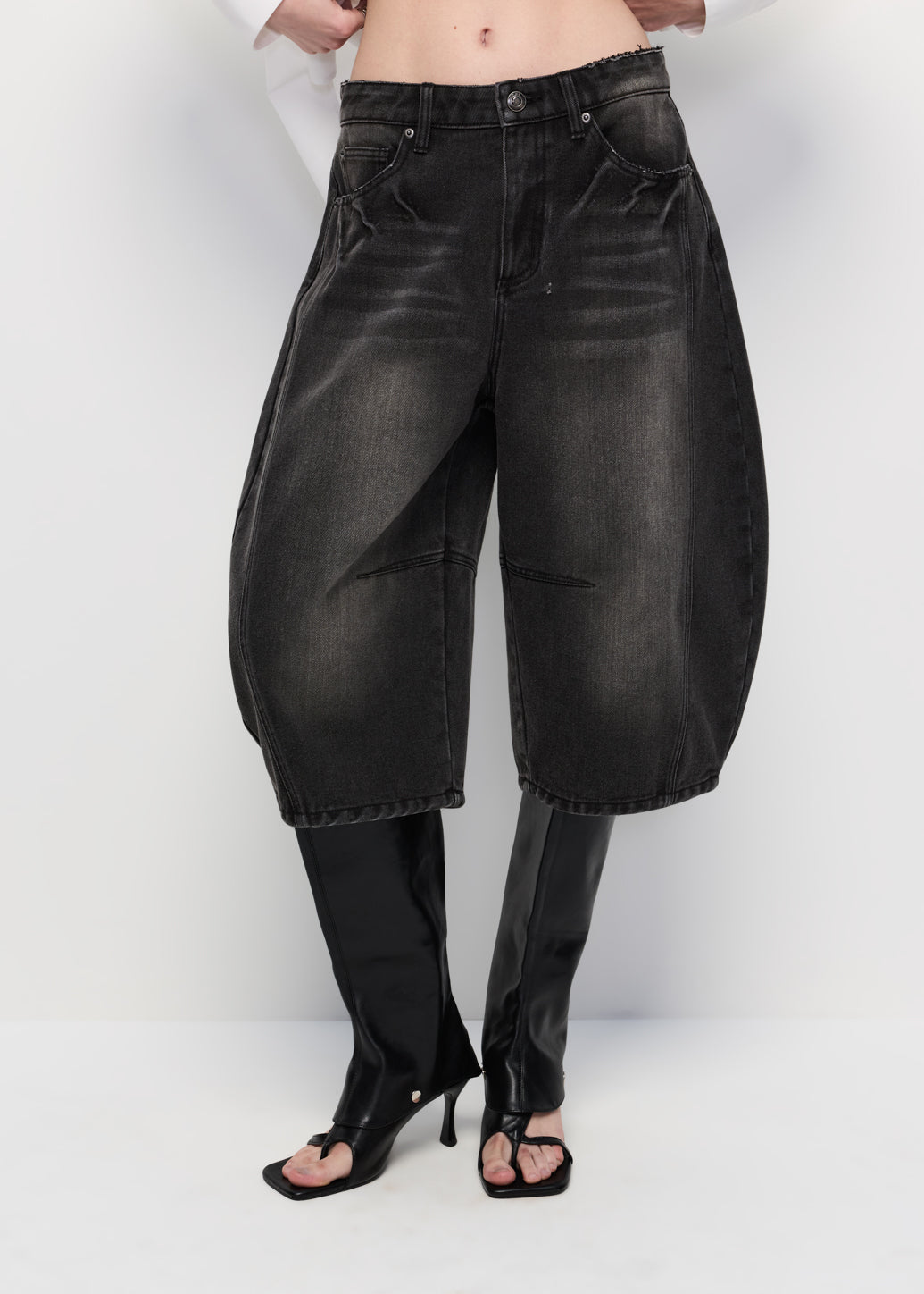 DROP CROTCH JORTS JEANS